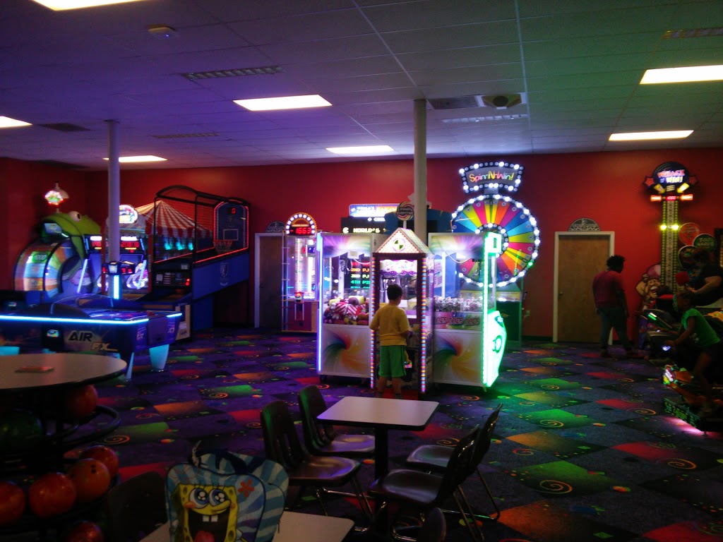 Cordova Bowling Center | 7945 Club Center Cove, Cordova, TN 38016, USA | Phone: (901) 754-4275