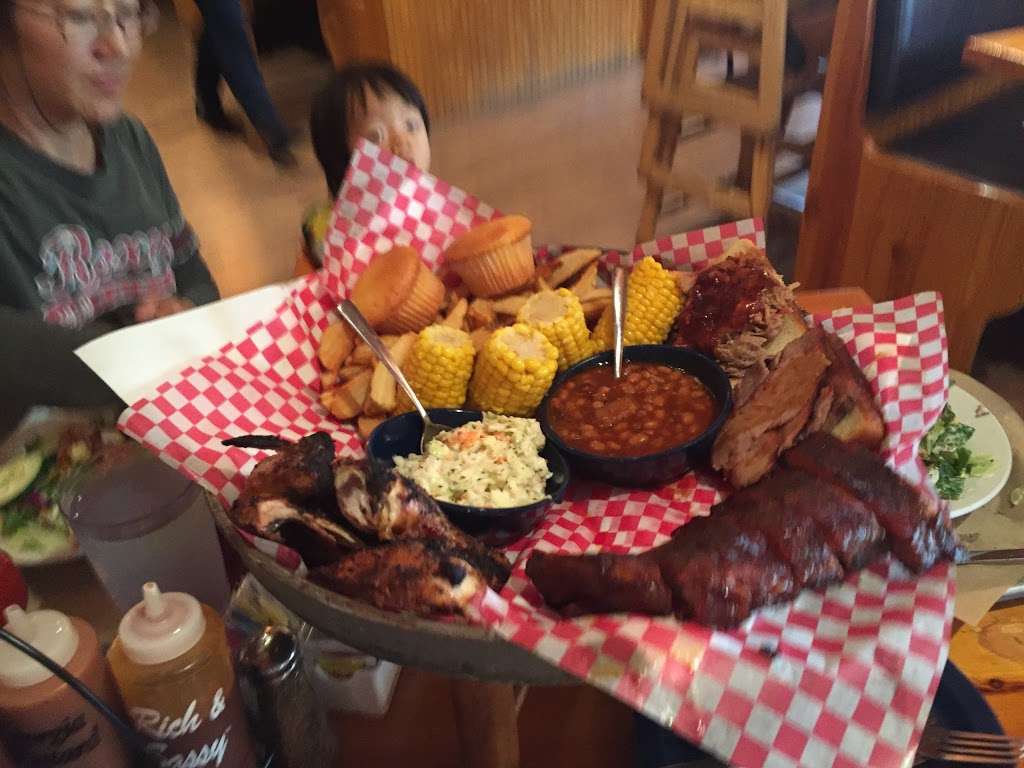 Famous Daves Bar-B-Que | 16539 Washington St, Thornton, CO 80023, USA | Phone: (303) 280-6227