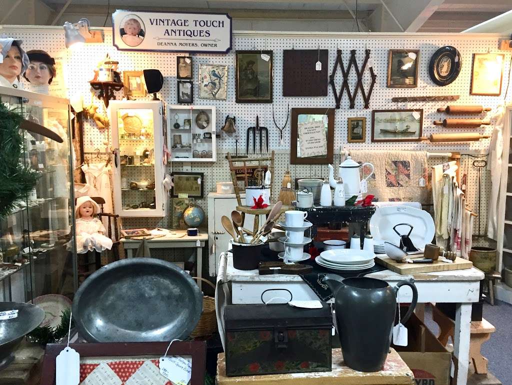 Vintage Touch in Antique Crossroads | 20150 National Pike, Hagerstown, MD 21740 | Phone: (304) 263-7179