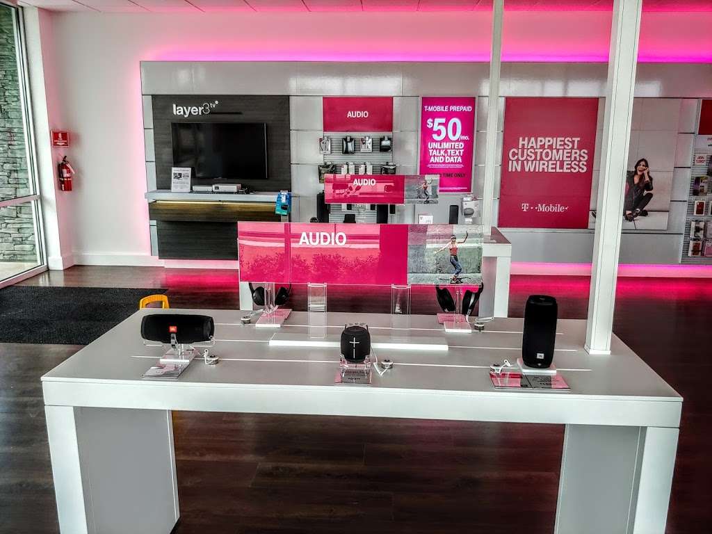 T-Mobile | 1215 W Pioneer Pkwy Ste 270, Grand Prairie, TX 75051, USA | Phone: (469) 212-7611