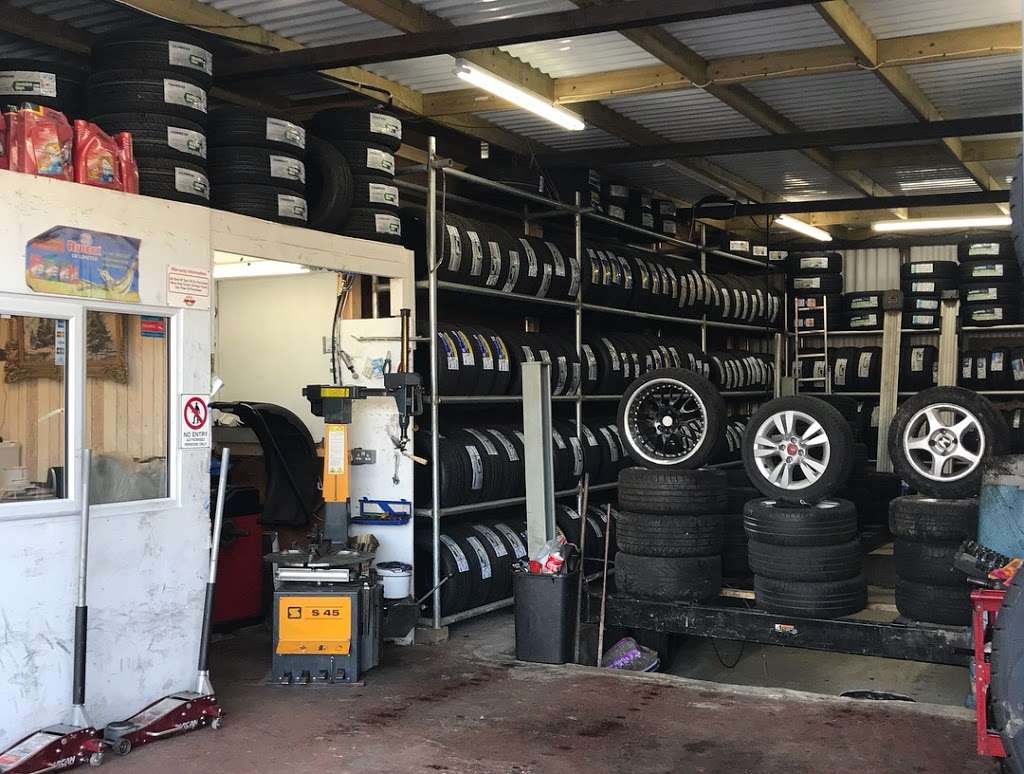Quick Tyre & Car services | Craven Park, Harlesden, London NW10 8SQ, UK | Phone: 07427 679906