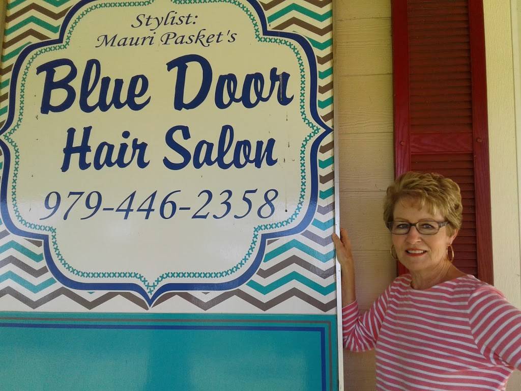 Mauri Paskets Blue Door Hair Salon | 7385 FM 244, Anderson, TX 77830, USA | Phone: (979) 446-2358