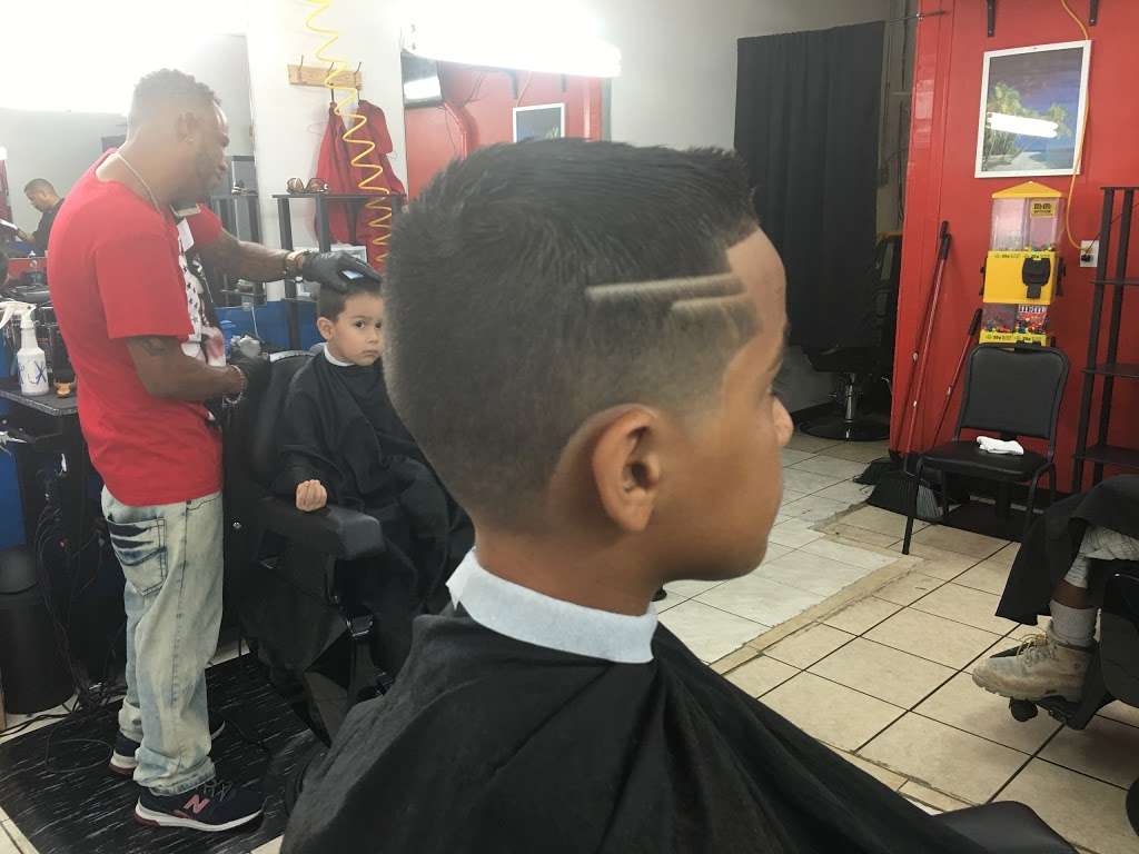 Tutos Barbershop | 2300 E Semoran Blvd suite i, Apopka, FL 32703, USA | Phone: (407) 814-3817