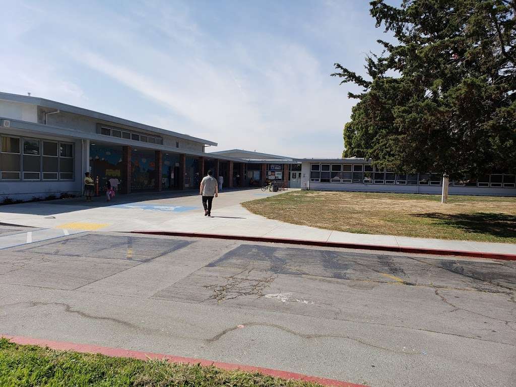 Ruus Elementary School | 28027 Dickens Ave, Hayward, CA 94544, USA | Phone: (510) 723-3885