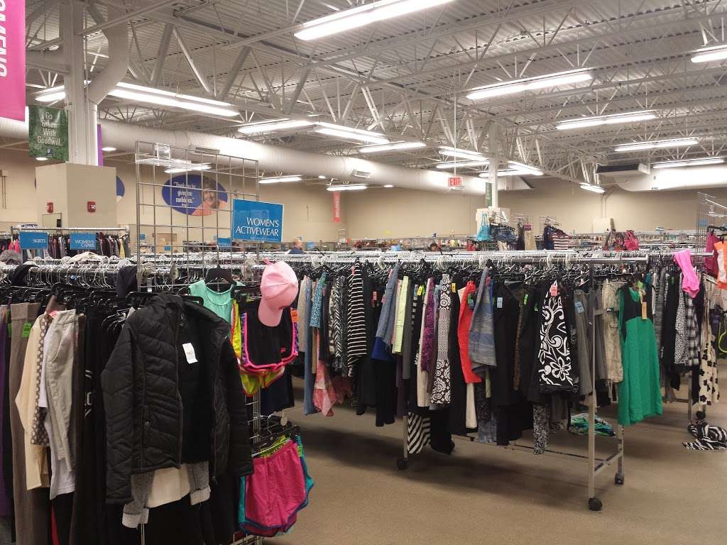 Goodwill Store & Donation Center | 1420 IL-59, Bartlett, IL 60103, USA | Phone: (630) 837-1410