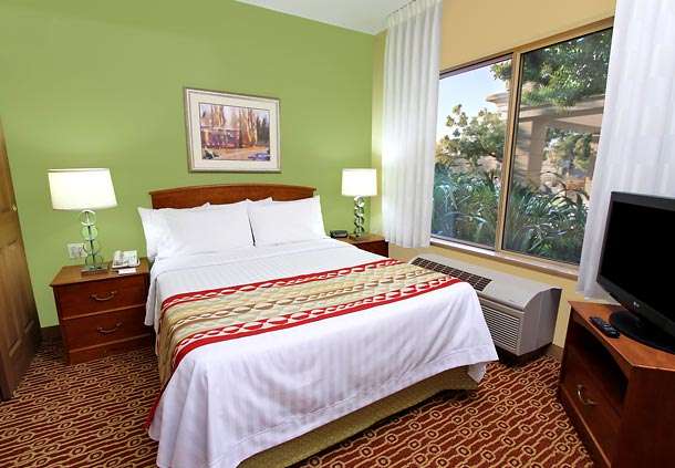 TownePlace Suites by Marriott Redwood City Redwood Shores | 1000 Twin Dolphin Dr, Redwood City, CA 94065, USA | Phone: (650) 593-4100