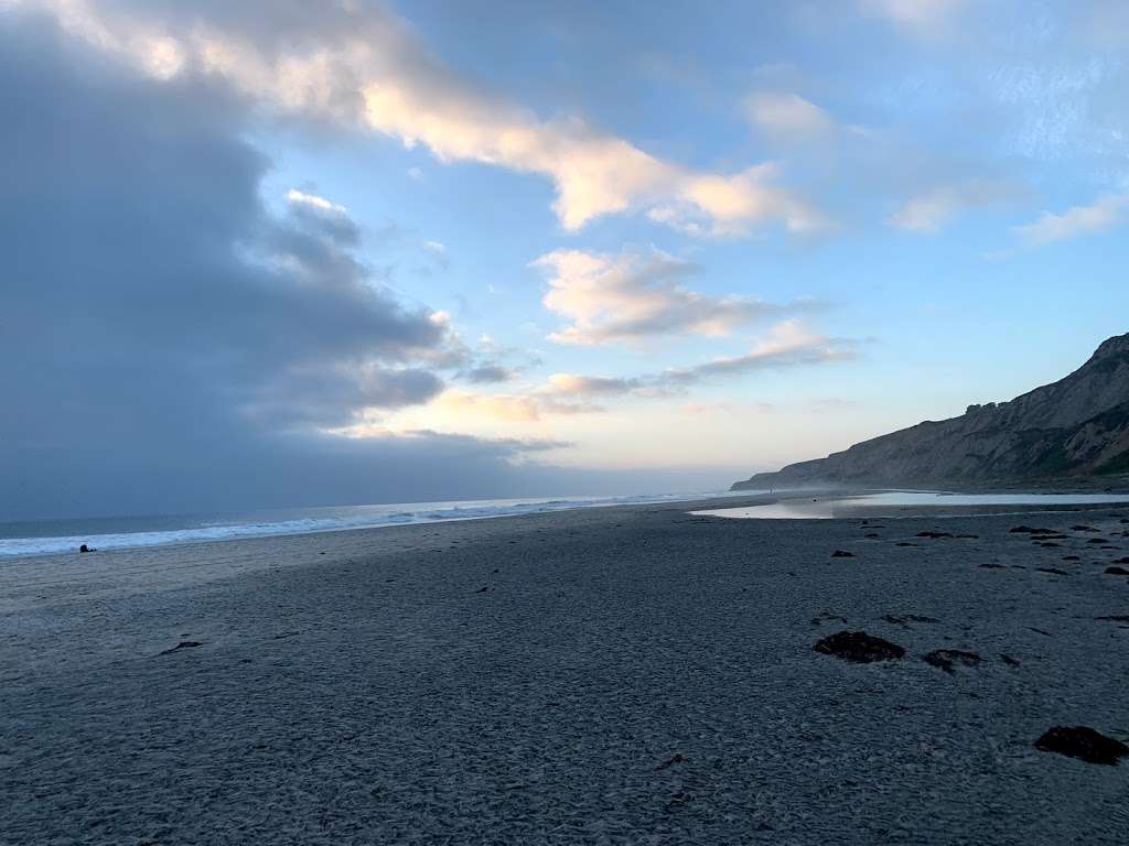 Blacks Beach Park | Sir Francis Drake Rd, La Jolla, CA 92037, USA