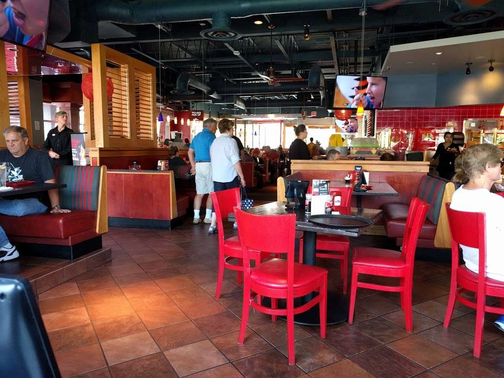 Red Robin Gourmet Burgers and Brews | 1000 El Paseo de Saratoga, San Jose, CA 95130 | Phone: (408) 370-1236