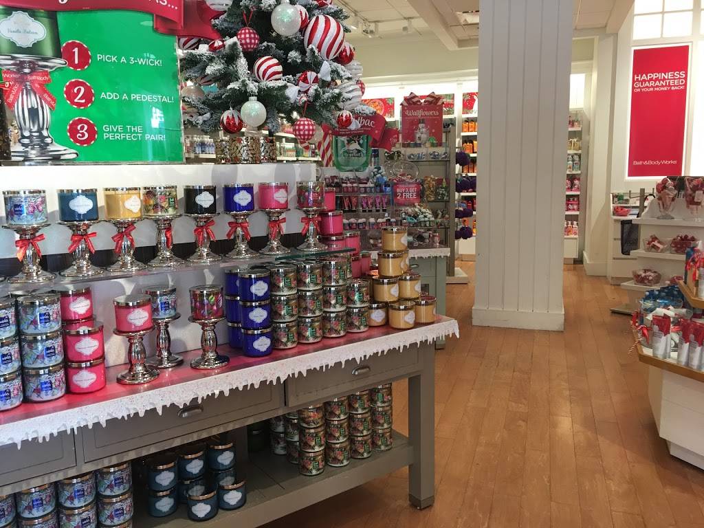 Bath & Body Works | 16805 Birkdale Commons Pkwy, Huntersville, NC 28078, USA | Phone: (704) 895-2849