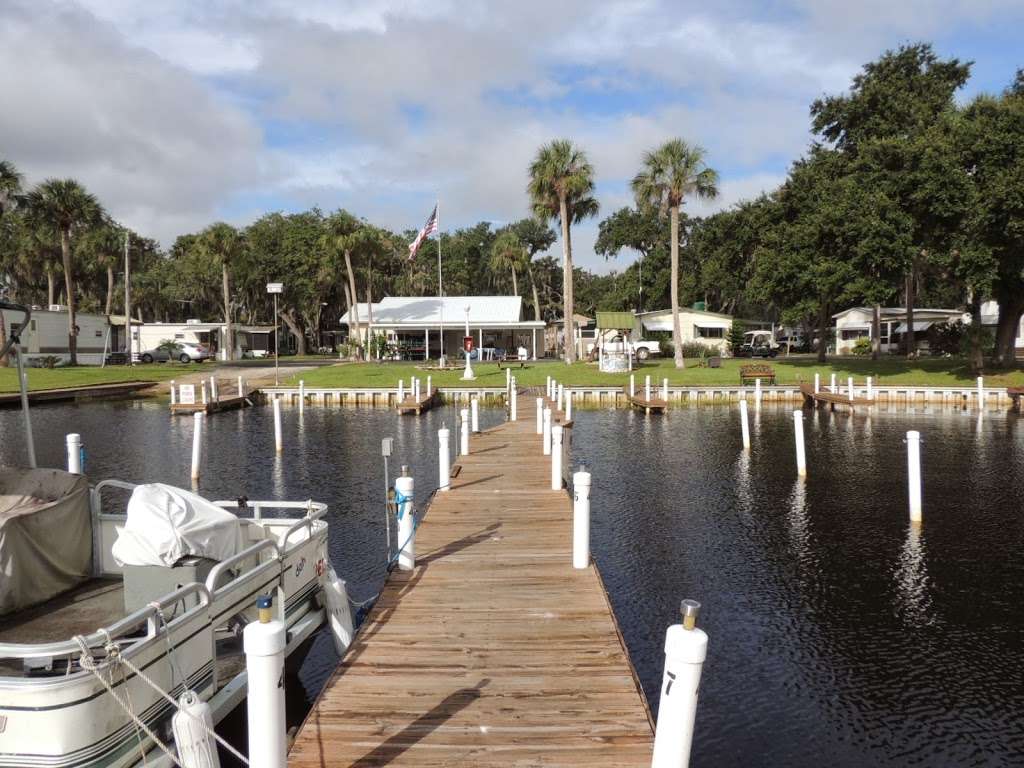 The Harbor Waterfront Resort | 10511 Monroe Ct, Lake Wales, FL 33898 | Phone: (863) 696-1194