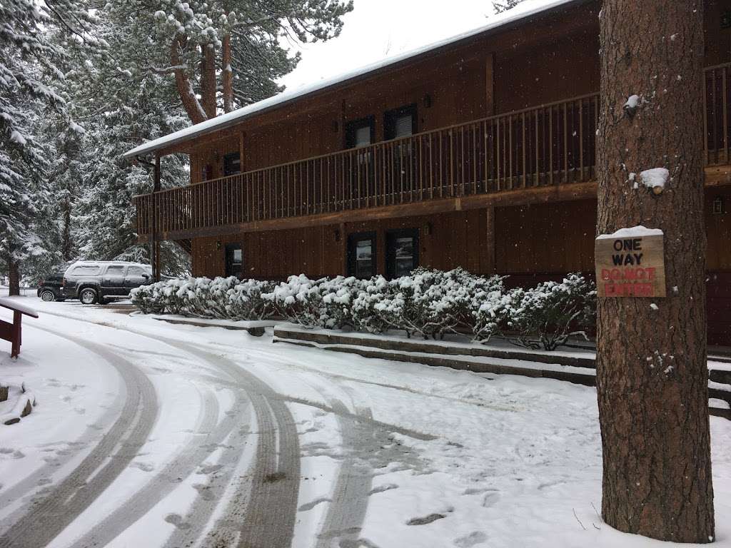 Ponderosa Lodge | 1820 Fall River Rd, Estes Park, CO 80517 | Phone: (800) 628-0512