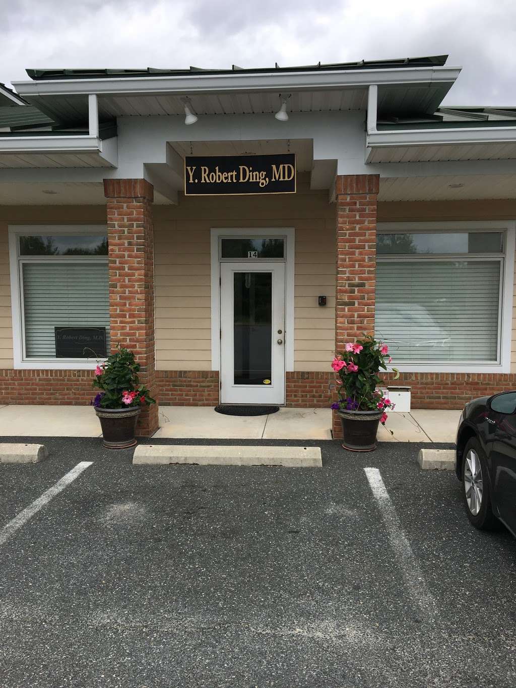 Y. Robert Ding, MD/interventional Pain Mgmt, Acupuncture, IDD Th | 29466 Pintail Dr, Easton, MD 21601, USA | Phone: (410) 822-0695