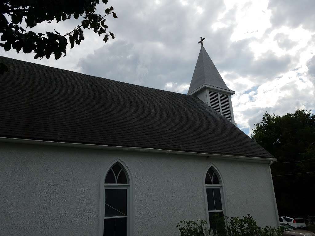 Saint Phillips Episcopal Church | 411 S Lawrence St, Charles Town, WV 25414, USA