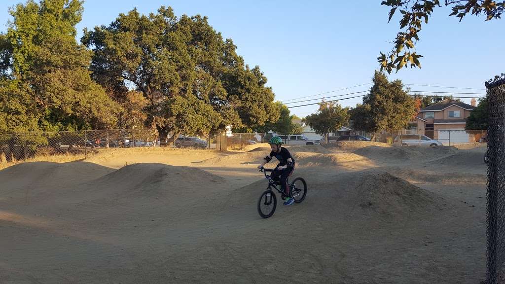 Calabazas Park | 6852 Rainbow Dr, San Jose, CA 95129, USA | Phone: (408) 793-5510