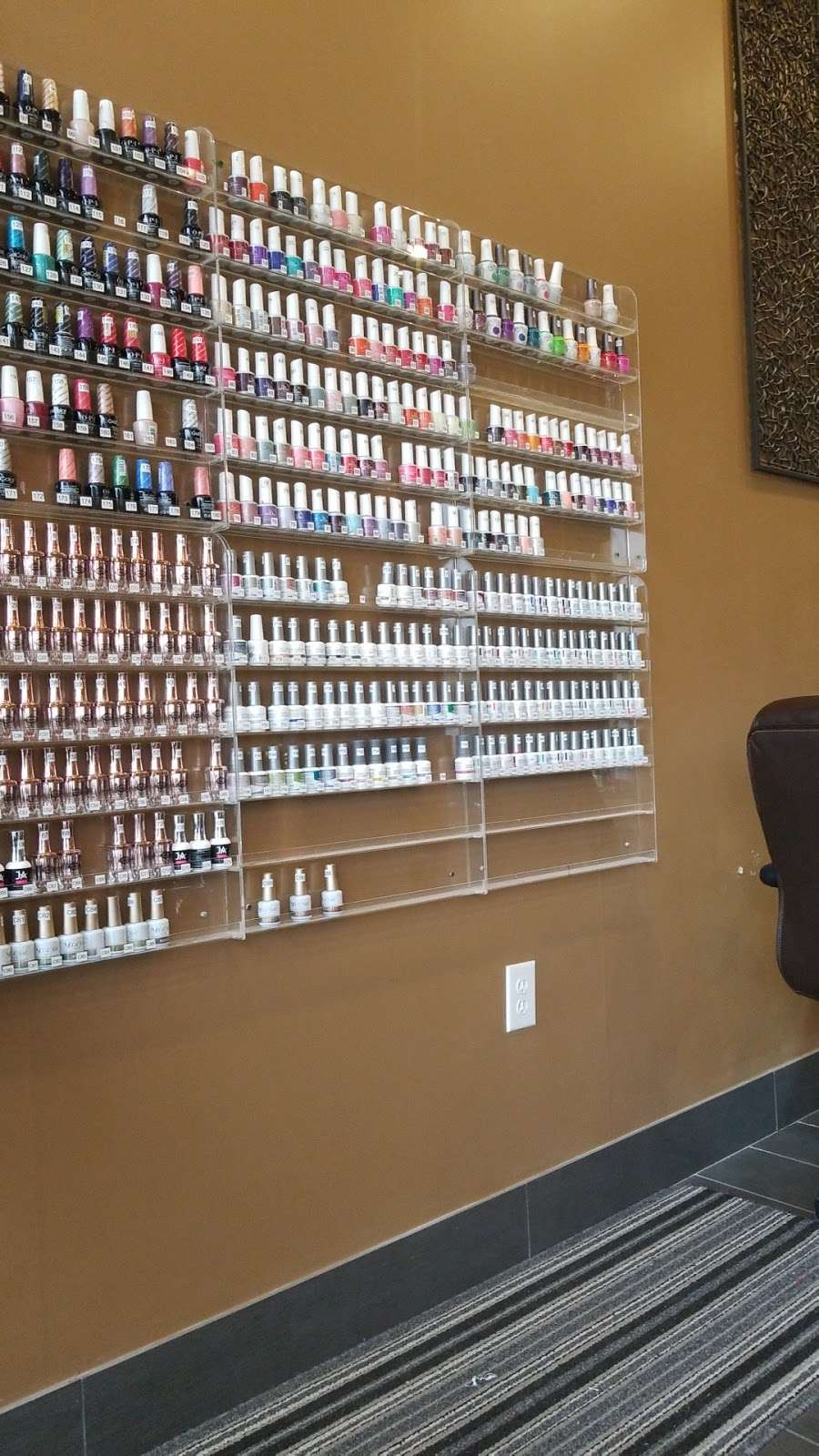 Divine Nail Spa | 6430 Trading Square, Haymarket, VA 20169 | Phone: (703) 753-5585