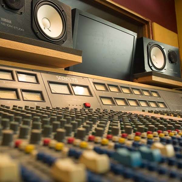 Trench Studios | 1020 Cherry Hills Ct, Corona, CA 92882 | Phone: (949) 633-9805