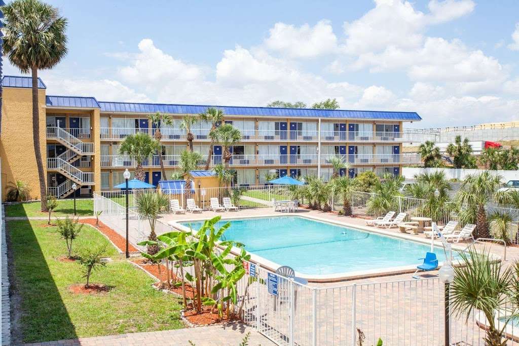 Days Inn by Wyndham Orlando Downtown | 3300 S Orange Blossom Trail, Orlando, FL 32839 | Phone: (407) 422-4521