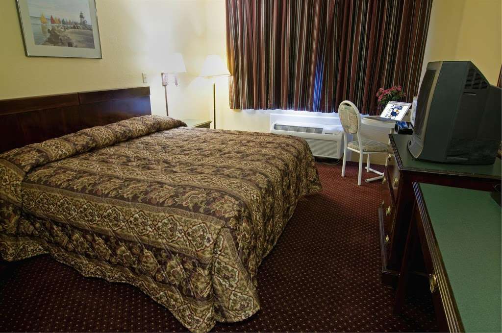 Americas Best Value Inn Foxboro | 105 Washington St, Foxborough, MA 02035 | Phone: (508) 543-4000