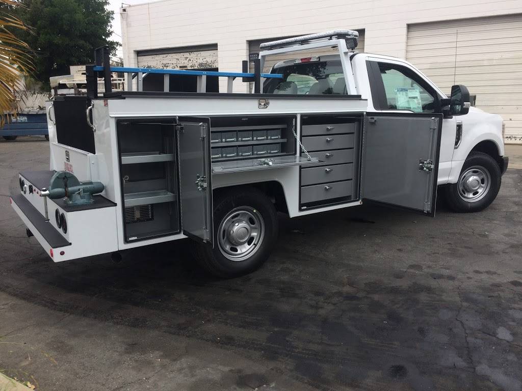 Vinces Truck Bodies | 9403 Norwalk Blvd, Santa Fe Springs, CA 90670, USA | Phone: (562) 695-0408