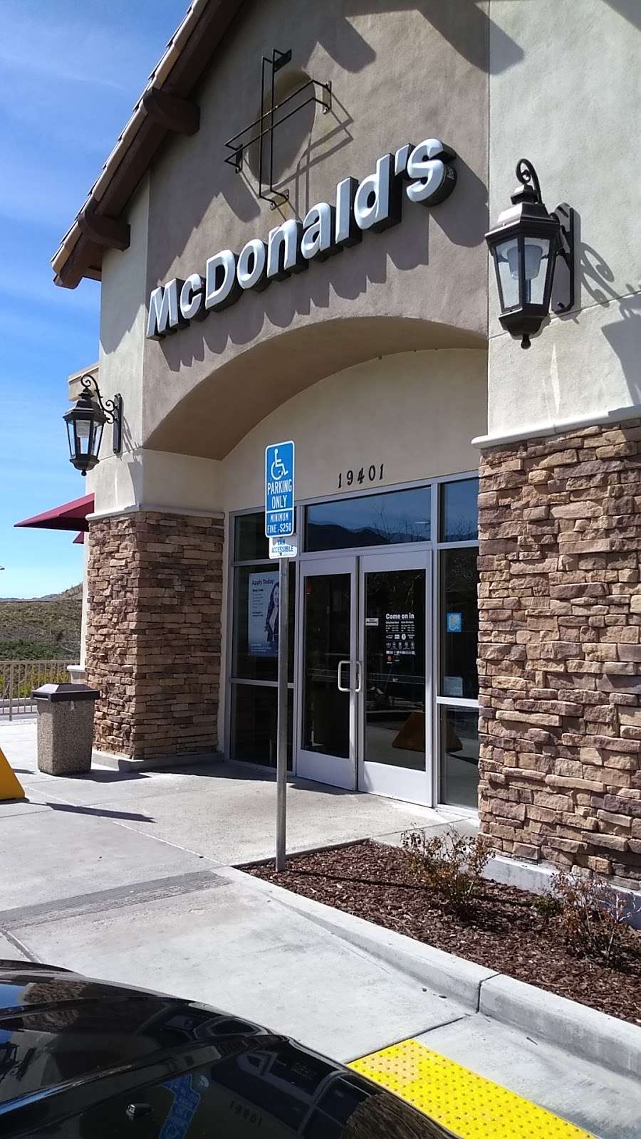 McDonalds | 19401 Golden Valley Rd, Santa Clarita, CA 91387, USA | Phone: (661) 250-4842