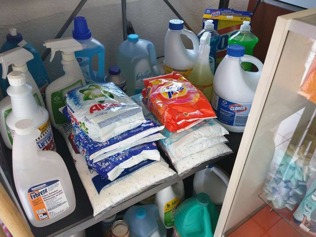 La Tiendita De B | 16309 Merrill Ave suite A, Fontana, CA 92335, USA