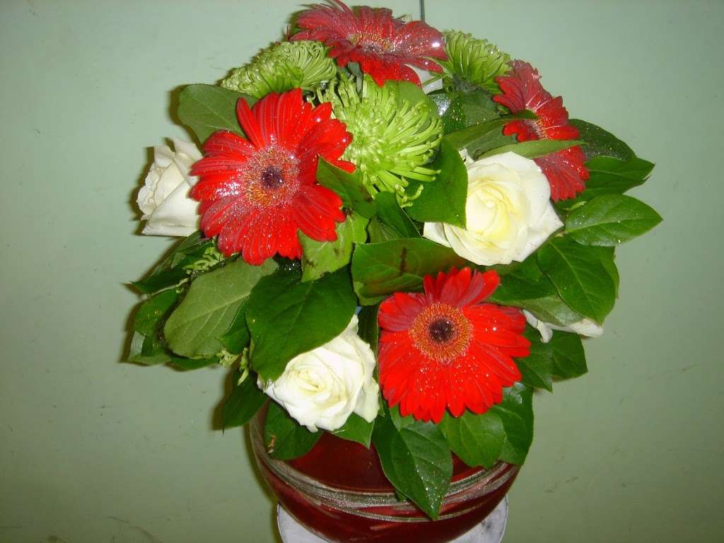 Burgeon Floral Design | 106 Cockfosters Rd, Barnet EN4 0DP, UK | Phone: 020 8441 6661