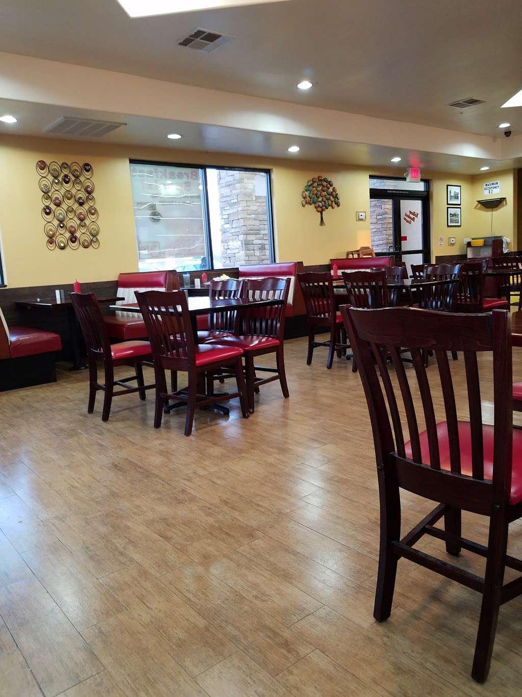 Yellow Basket Burgers | 14303 Palmdale Rd, Victorville, CA 92392, USA | Phone: (760) 952-7534