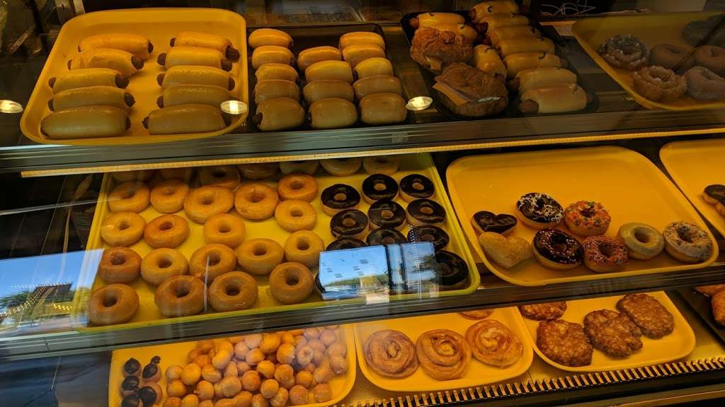 Escapé Donuts and Coffee | 1060 W Frankford Rd #101, Carrollton, TX 75007, USA | Phone: (972) 939-1519