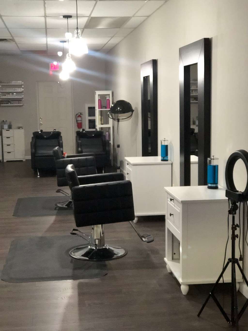 Tousled & Tamed Salon | 813 3rd Ave, Alpha, NJ 08865, USA | Phone: (610) 559-4088