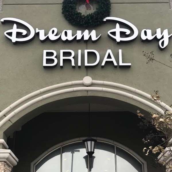 Dream Day Bridal Boutique | 19189 I-45 Suite M, Shenandoah, TX 77385, USA | Phone: (936) 321-2300