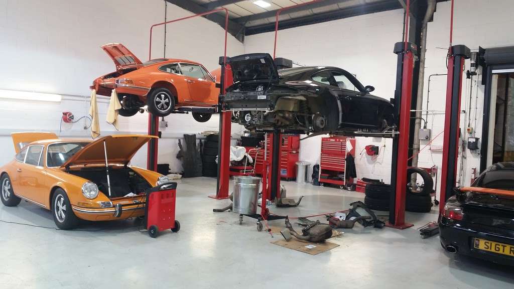 Design 911 Porsche Service & Repair Specialist | 51 Tallon Road, Brentwood, Essex CM13 1TG, UK | Phone: 01277 283443