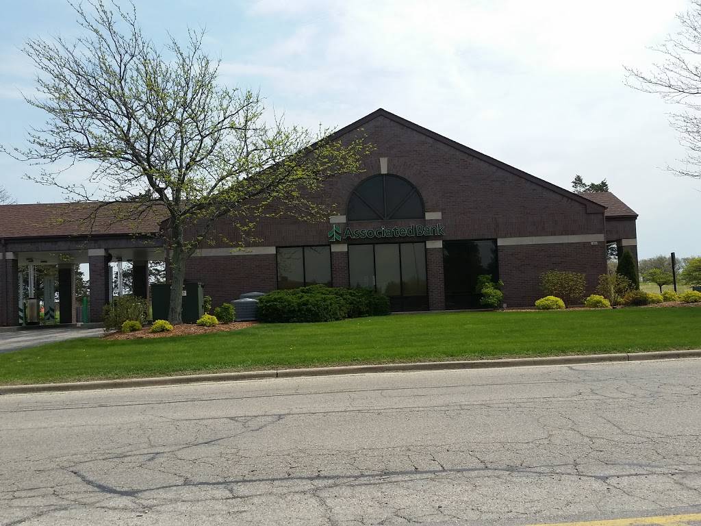 Associated Bank | 1456 Summit Ave, Oconomowoc, WI 53066, USA | Phone: (262) 567-5578