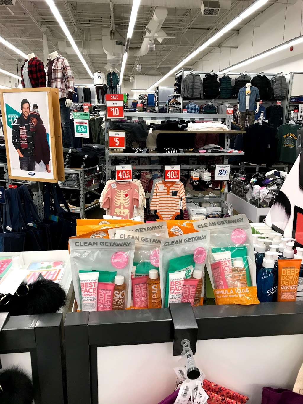 Old Navy | 6711 Frontier Dr, Springfield, VA 22150, USA | Phone: (703) 921-1882