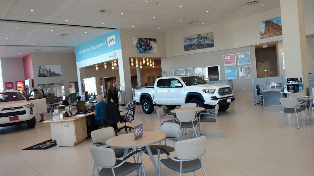 Groove Toyota | 5460 S Broadway, Englewood, CO 80113, USA | Phone: (303) 800-9063