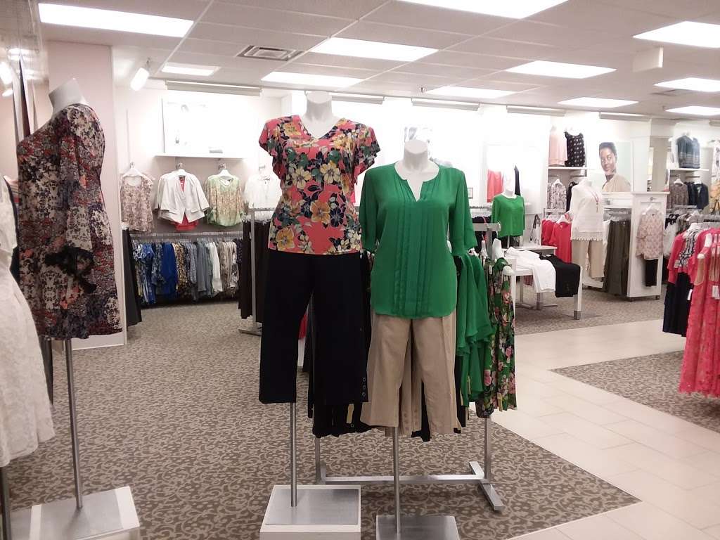 dressbarn | 435 Premium Outlets Blvd, Hagerstown, MD 21740 | Phone: (301) 739-5864