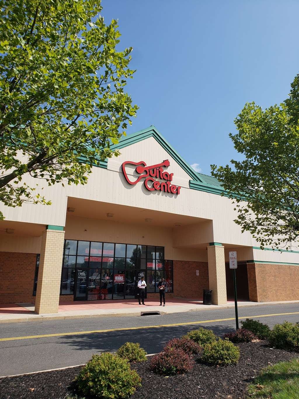 Guitar Center | 2100 NJ-38, Cherry Hill, NJ 08002, USA | Phone: (856) 755-9511