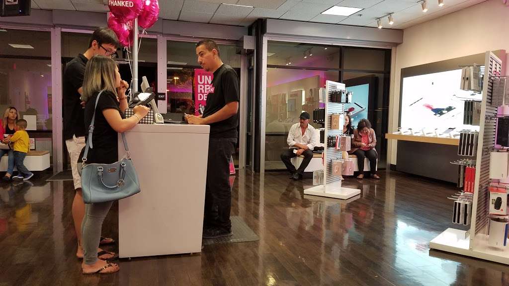 T-Mobile | 1705 E Capitol Expy Suite 10, San Jose, CA 95121, USA | Phone: (408) 270-1733