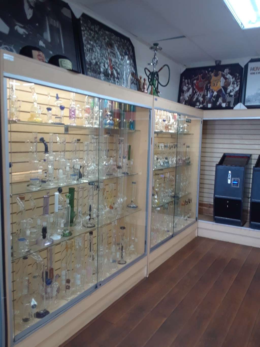 Blaze Hut Smoke Shop | 802 Navajo Rd c, Perris, CA 92570 | Phone: (714) 900-8059