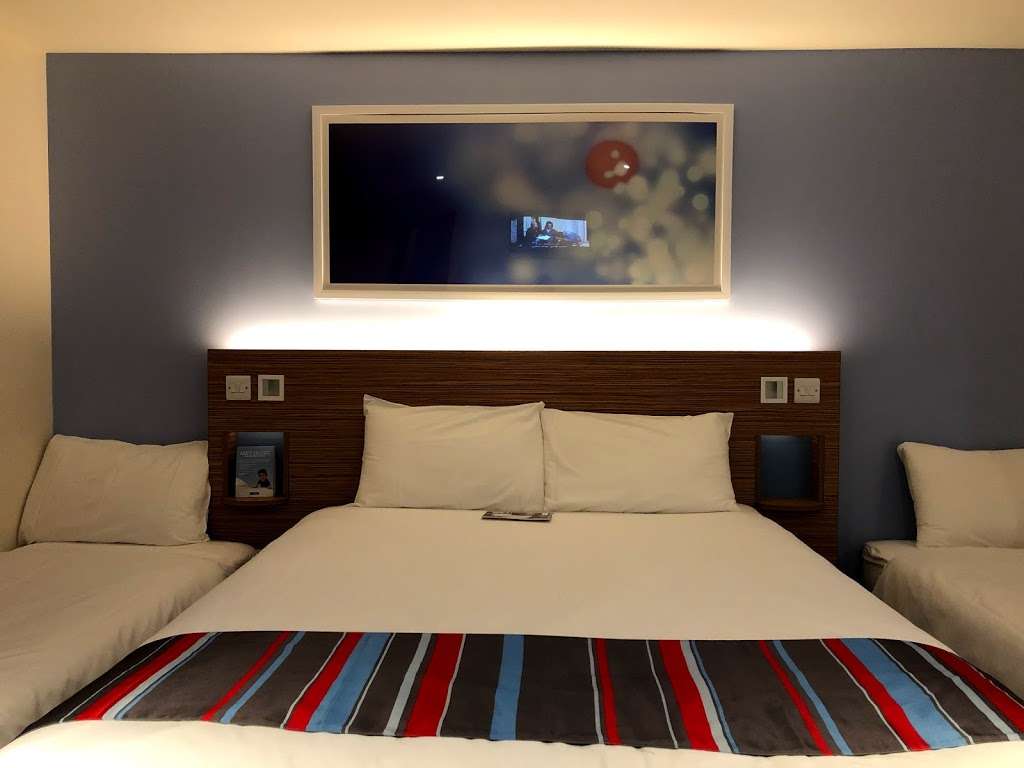 Travelodge London Acton hotel | Monarch House, Victoria Rd, Acton, London W3 6UU, UK | Phone: 0871 984 6533