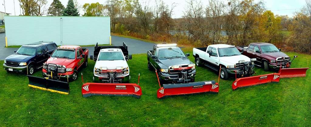 LAWNFORCE LLC | 400 E Oak St, Oak Creek, WI 53154, USA | Phone: (414) 630-8354