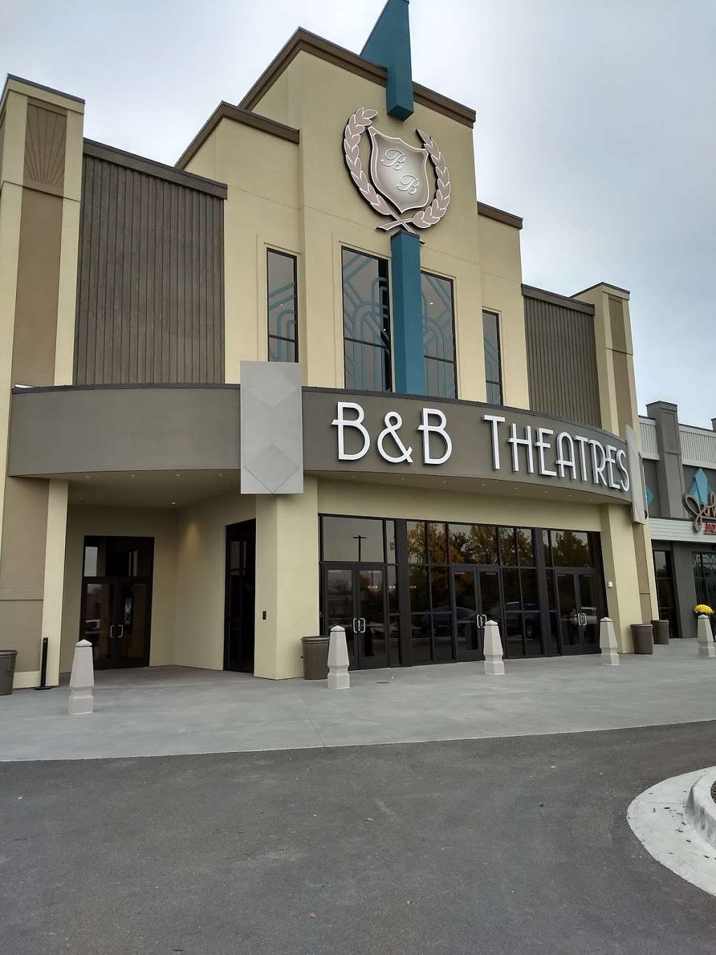 B&B Theatres Liberty 12 Cinema | 1903 Victory Dr, Liberty, MO 64068, USA | Phone: (816) 781-1700