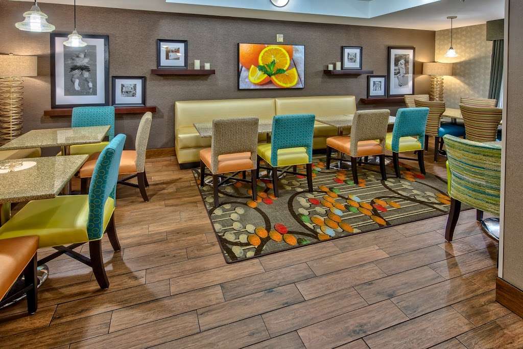 Hampton Inn Winter Haven | 202 Cypress Gardens Blvd, Winter Haven, FL 33880, USA | Phone: (863) 299-9251