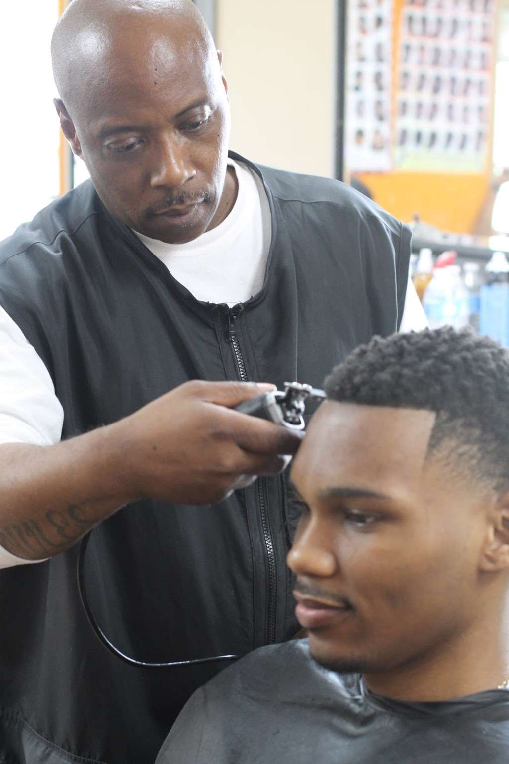 Miles Barbershop | 7611 S Osborne Rd #206, Upper Marlboro, MD 20772, USA | Phone: (301) 574-2887