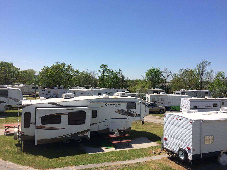 Houston Central RV Park | 1620 Peach Leaf St, Houston, TX 77039, USA | Phone: (281) 442-3700