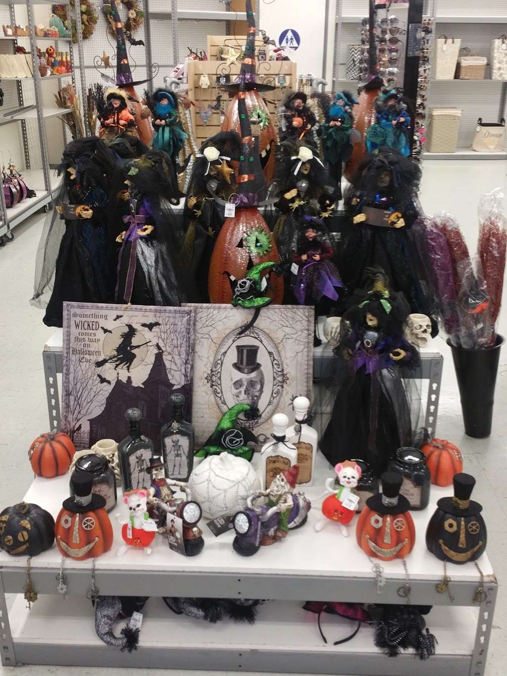 Tuesday Morning | 2139 Foothill Blvd, La Verne, CA 91750, USA | Phone: (909) 596-7744