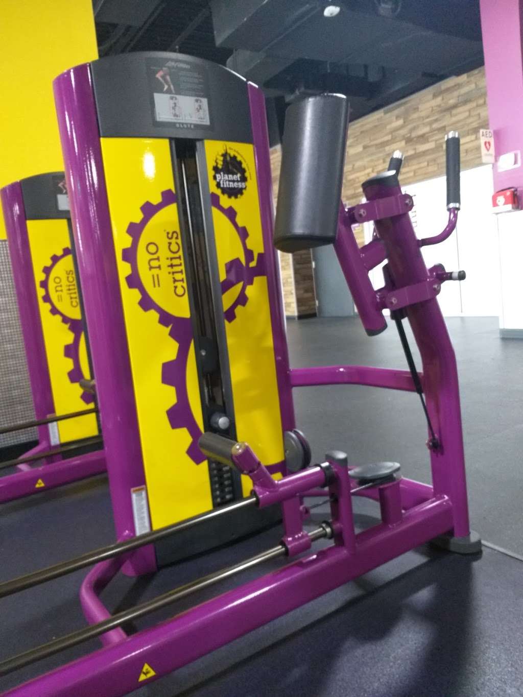 Planet Fitness | 2040 Forest Ave, Staten Island, NY 10303, USA | Phone: (718) 407-7330