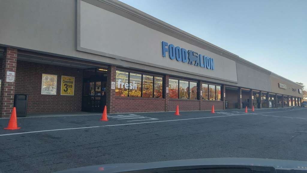 Food Lion | 7400 The Plaza, Charlotte, NC 28215, USA | Phone: (704) 567-6143