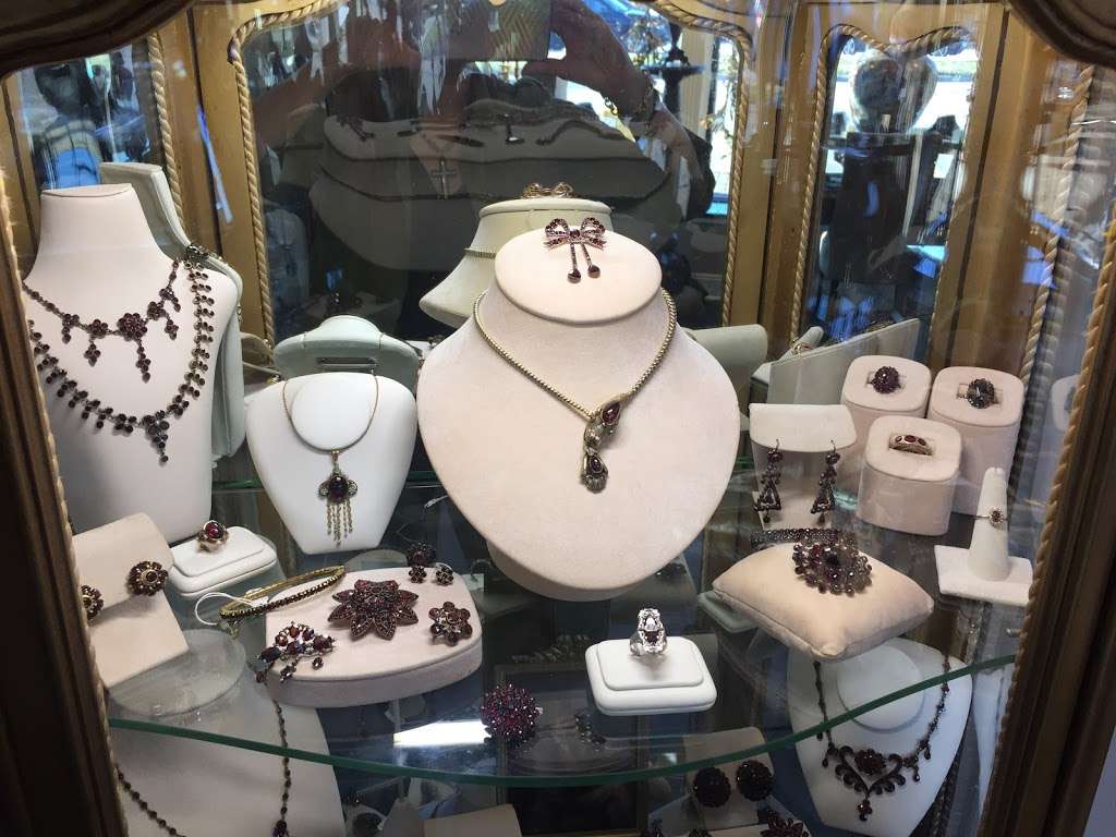 Lori Mesa Antiques & Fine Jewelry | 134 E St Charles Rd, Lombard, IL 60148 | Phone: (630) 889-9383