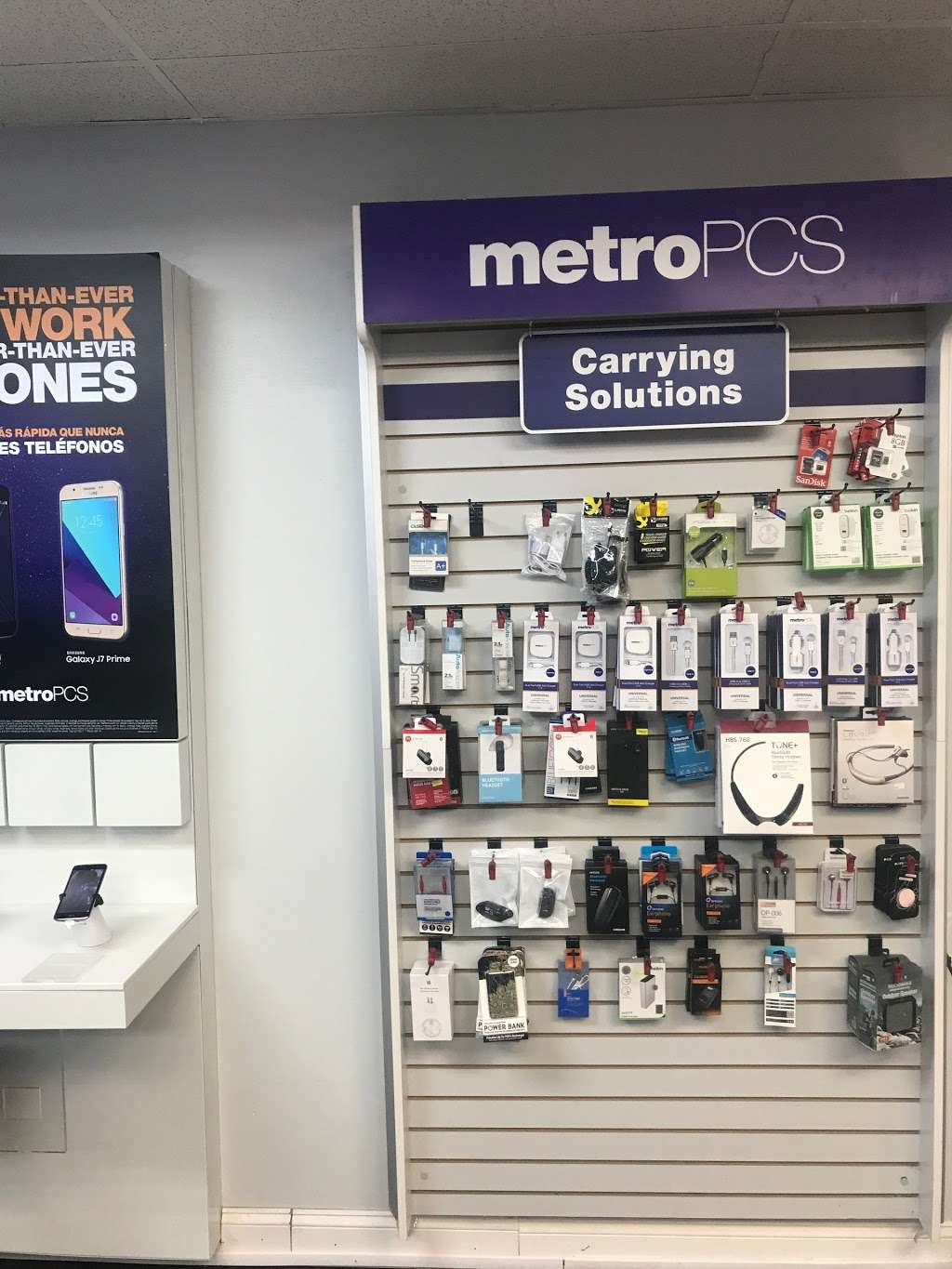 Metro by T-Mobile | 288 Greenwich St, Hempstead, NY 11550, USA | Phone: (516) 307-8778