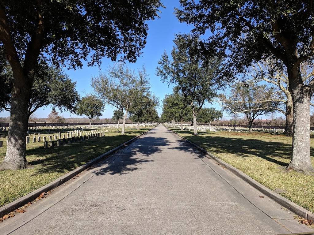 Chalmette National Cemetery | 8606 W St Bernard Hwy, Chalmette, LA 70043, USA | Phone: (504) 281-0510